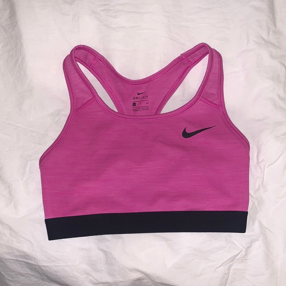 NWOT Nike sports bra - Picture 1 of 3